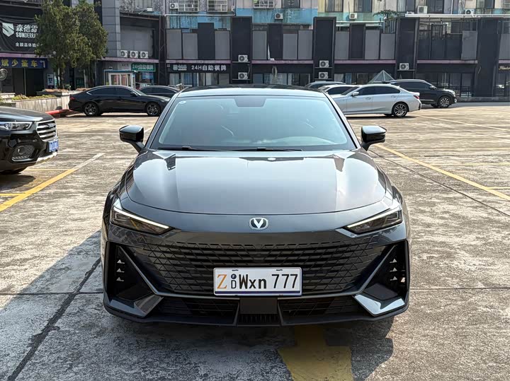 Фото 2 - Changan UNI-V