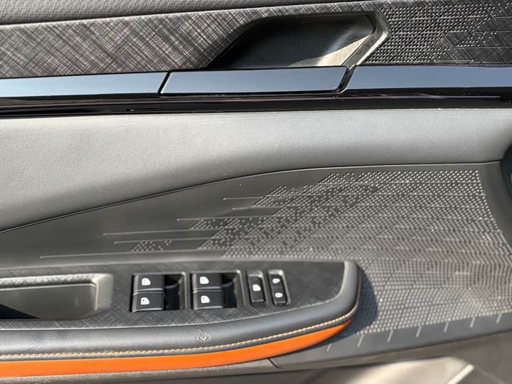 Фото 20 - Changan UNI-V