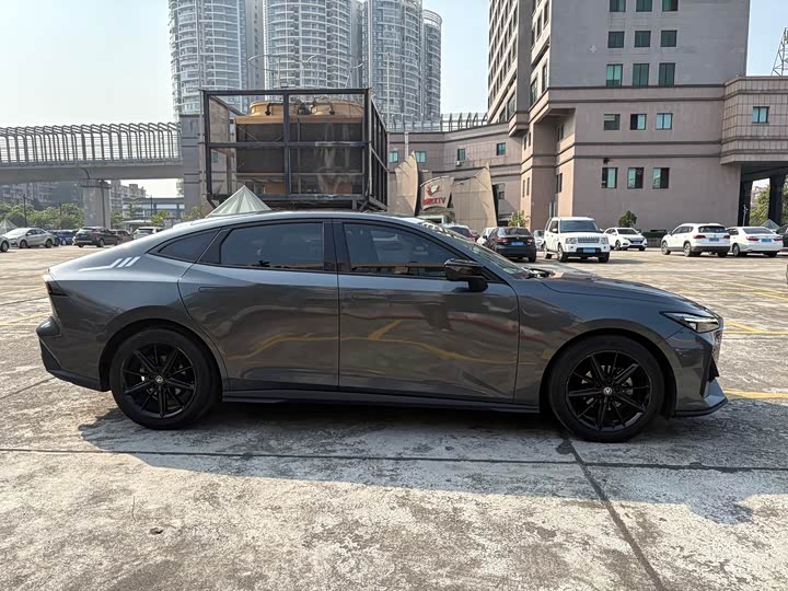 Фото 25 - Changan UNI-V