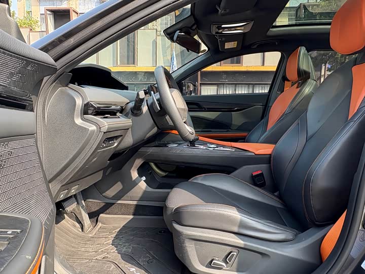 Фото 4 - Changan UNI-V