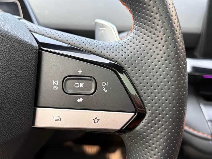 Фото 8 - Changan UNI-V