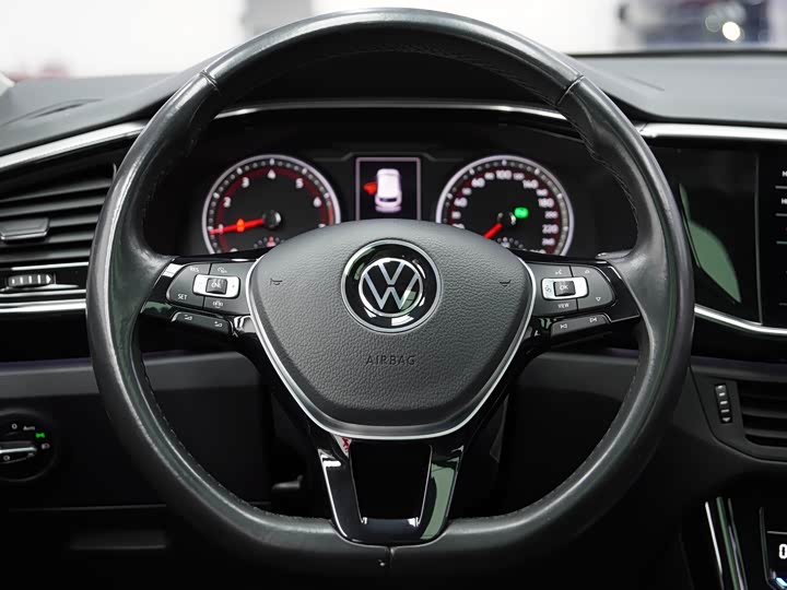 Фото 13 - Volkswagen Tayron