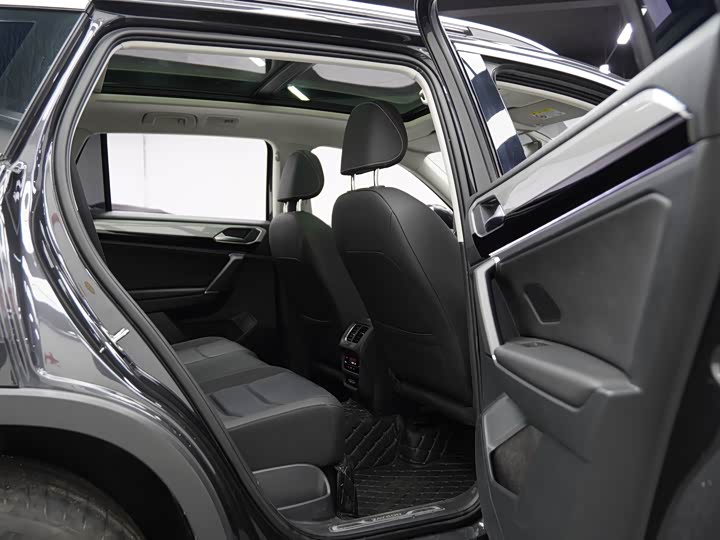 Фото 20 - Volkswagen Tayron