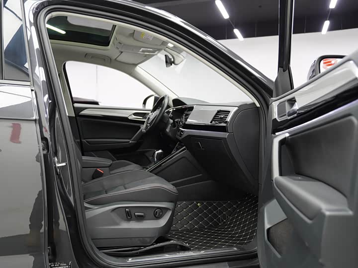 Фото 21 - Volkswagen Tayron