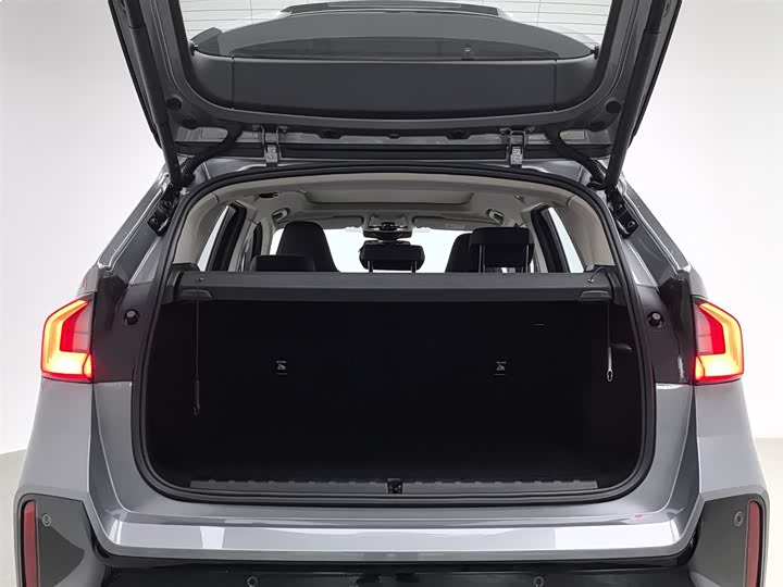 Фото 16 - BMW iX1