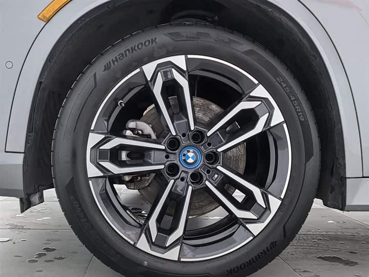 Фото 17 - BMW iX1