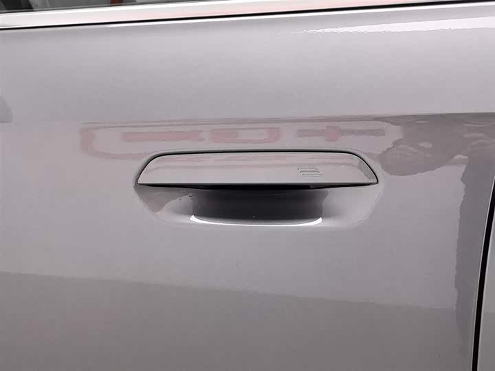 Фото 18 - BMW iX1