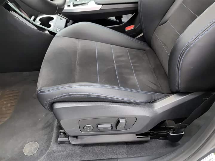 Фото 20 - BMW iX1