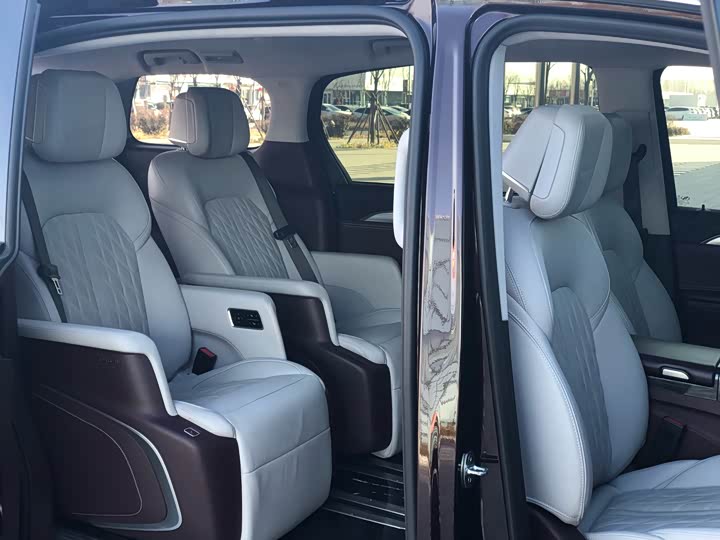 Фото 16 - Buick GL8 ES