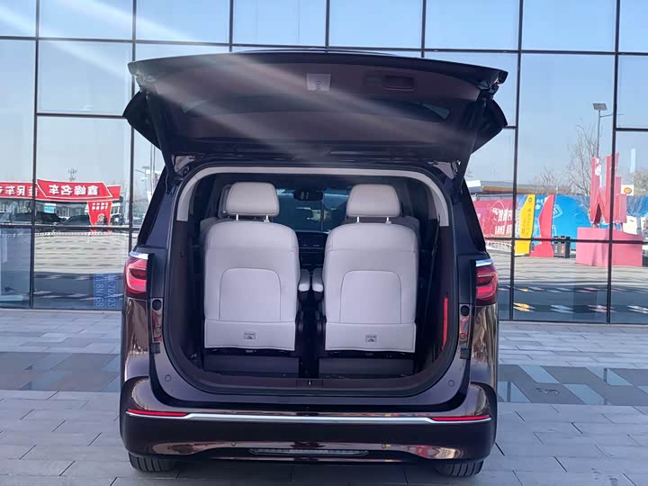 Фото 18 - Buick GL8 ES