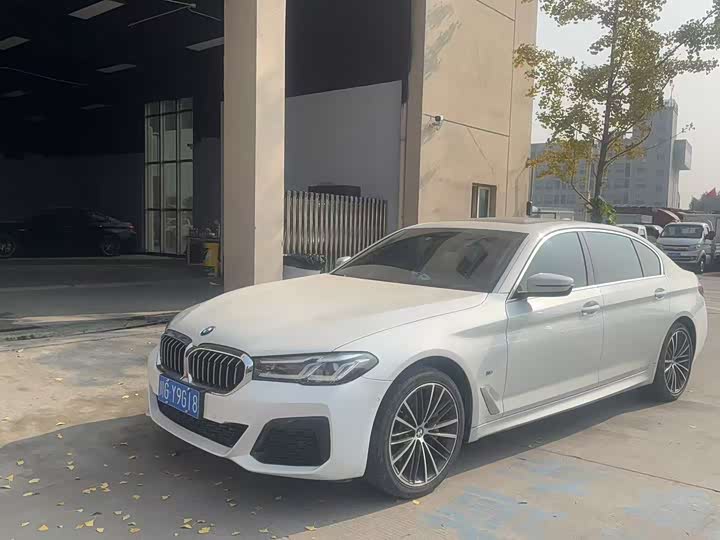 Фото 1 - BMW 5 Series