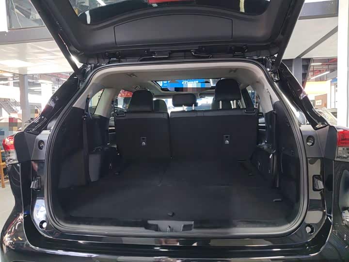 Фото 19 - Toyota Highlander