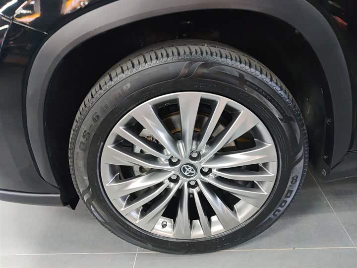 Фото 23 - Toyota Highlander