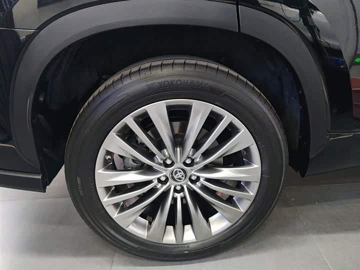 Фото 26 - Toyota Highlander