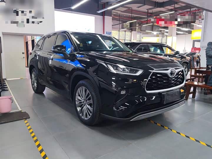 Фото 4 - Toyota Highlander