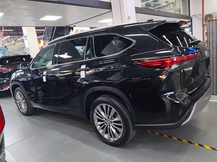 Фото 5 - Toyota Highlander