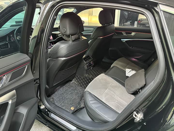 Фото 5 - Audi A6L