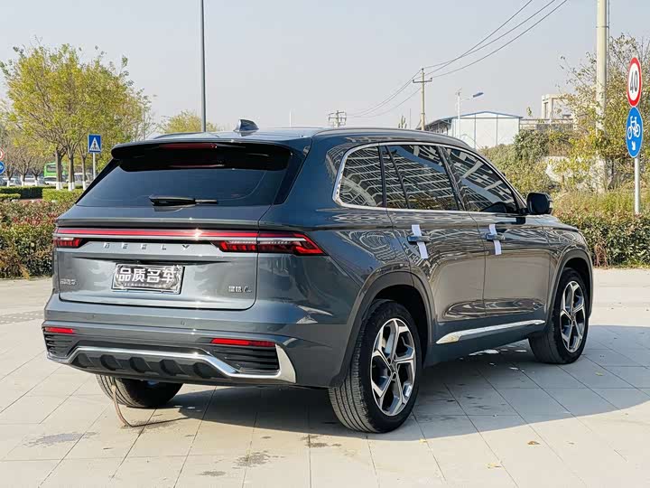 Фото 17 - Geely Monjaro