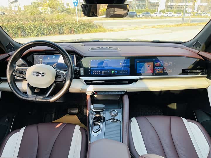 Фото 4 - Geely Monjaro