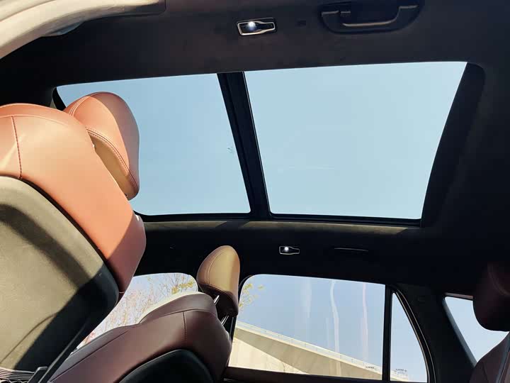 Фото 6 - Geely Monjaro