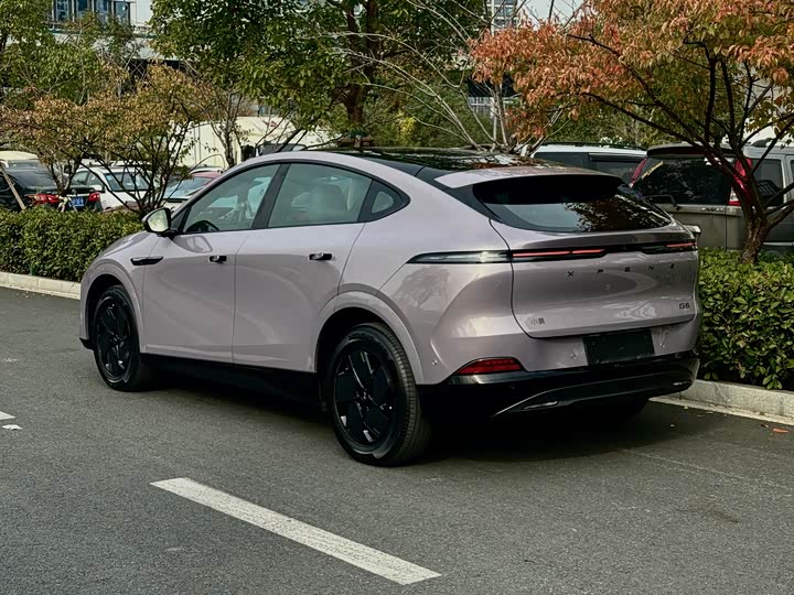 Фото 3 - XPeng G6