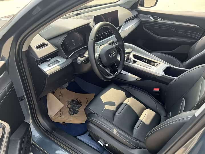 Фото 8 - Geely Preface