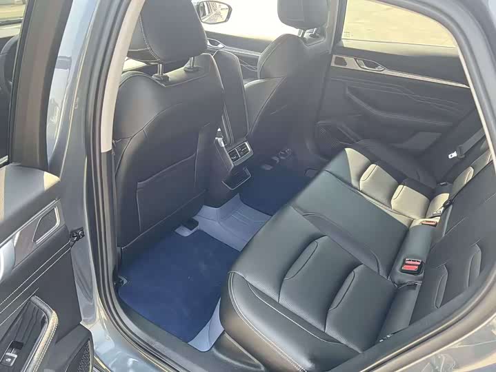 Фото 9 - Geely Preface