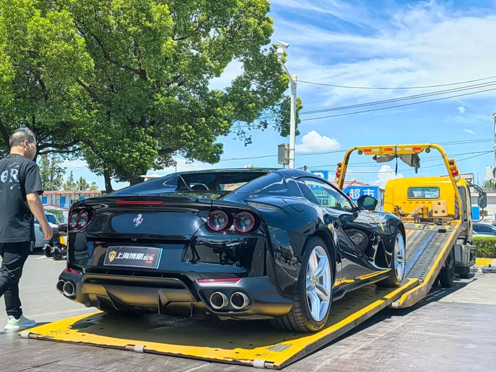 Фото 12 - Ferrari 812