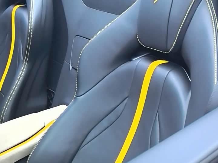 Фото 14 - Ferrari 812