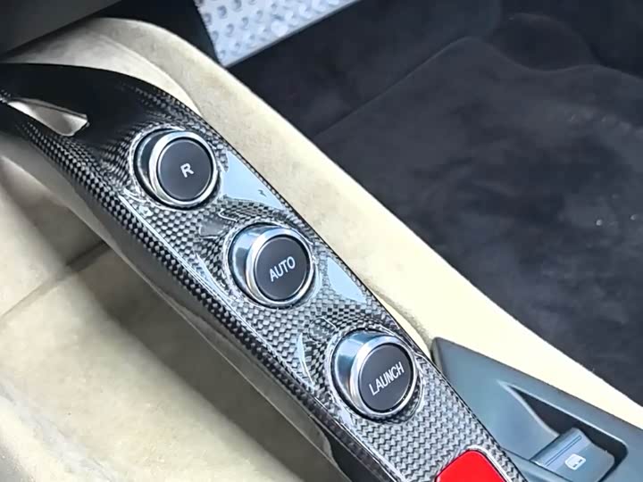 Фото 15 - Ferrari 812