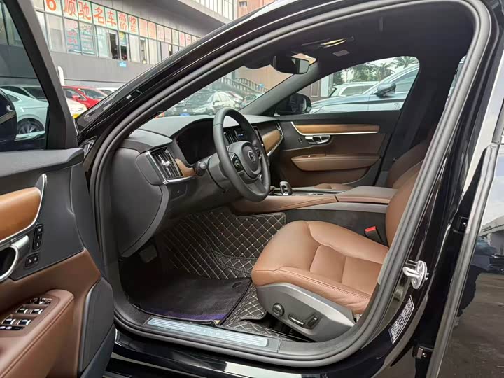 Фото 4 - Volvo S90