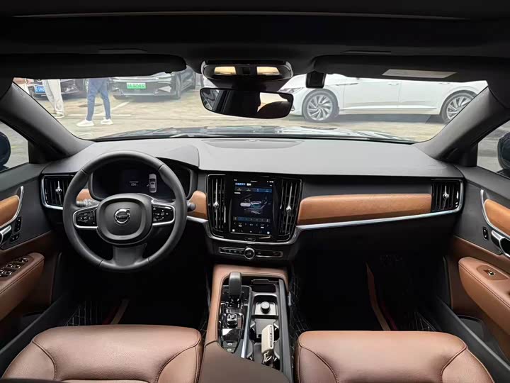 Фото 5 - Volvo S90