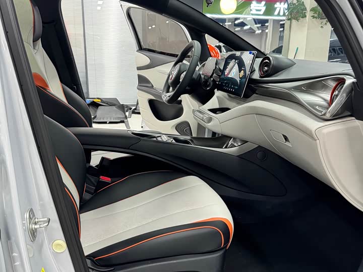 Фото 15 - BYD Dolphin