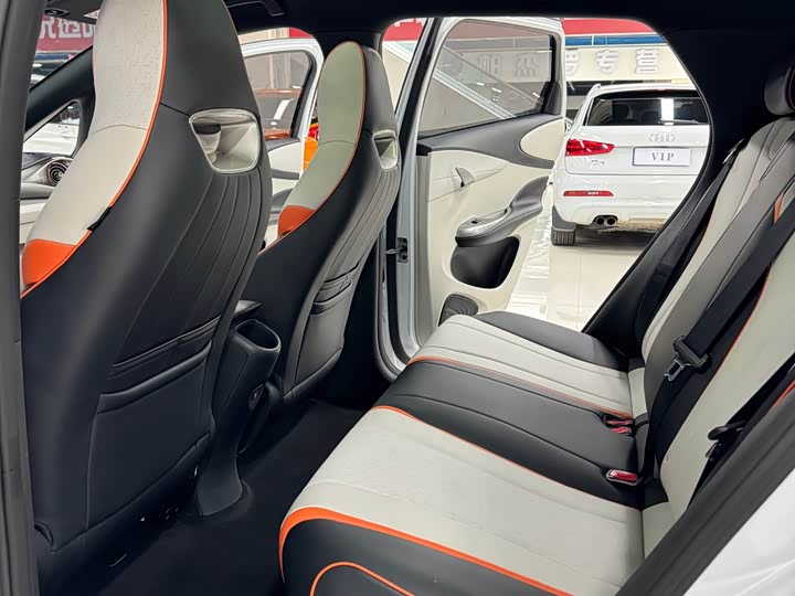 Фото 16 - BYD Dolphin