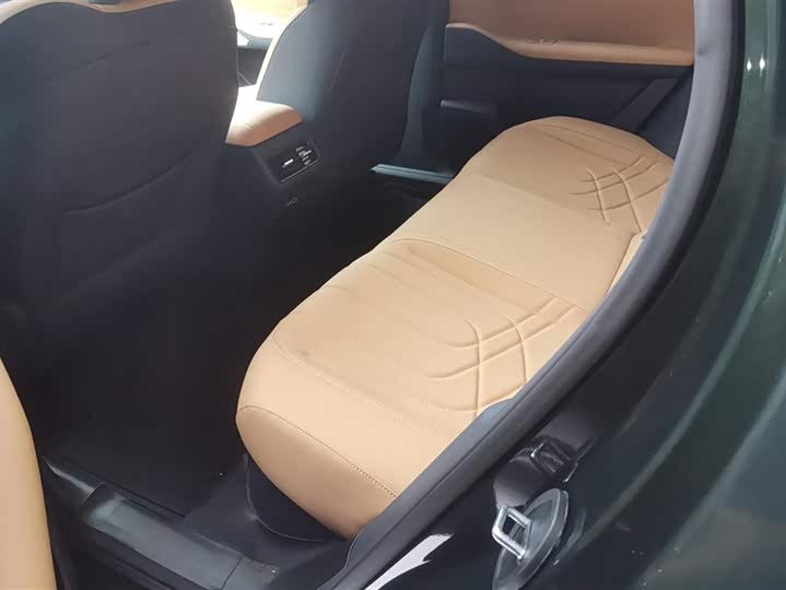 Фото 11 - Geely Galaxy Starship 7