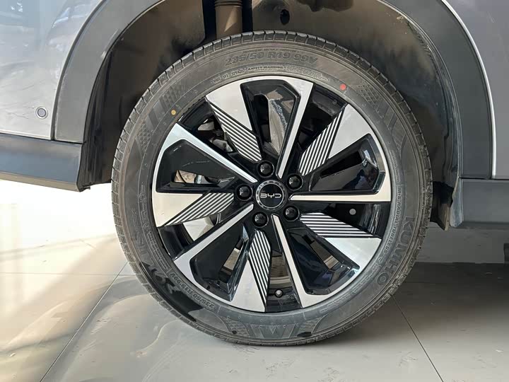 Фото 10 - BYD Song Plus Hybrid/EV