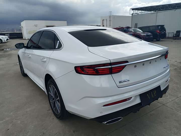 Фото 10 - Geely Preface