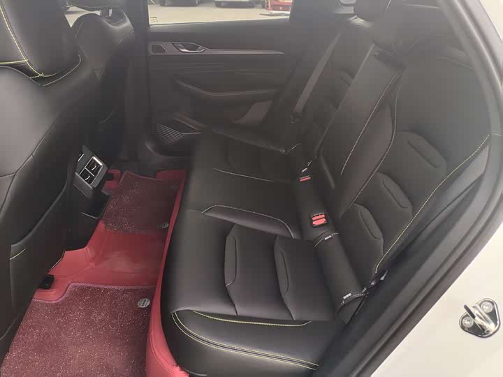 Фото 7 - Geely Preface