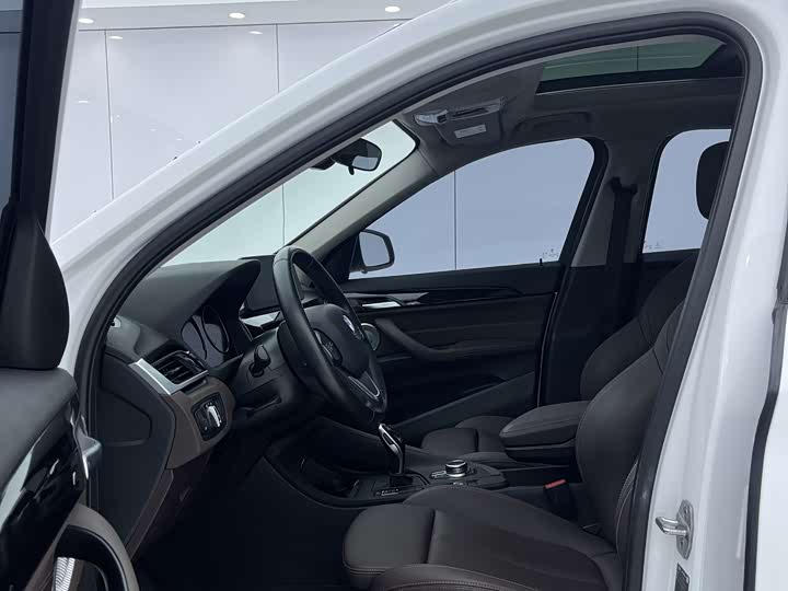 Фото 12 - BMW X1