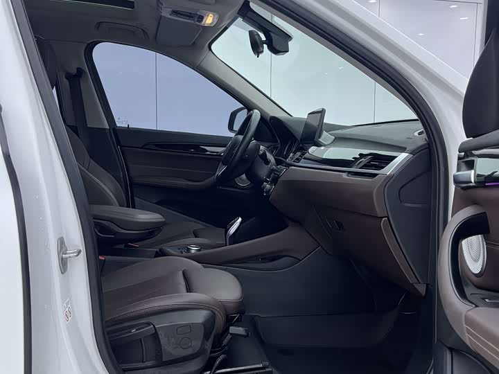 Фото 18 - BMW X1