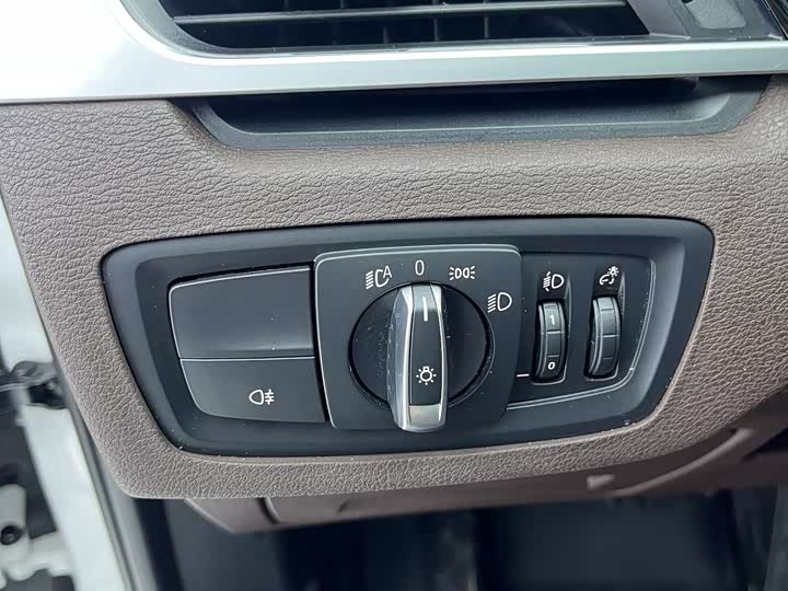 Фото 22 - BMW X1