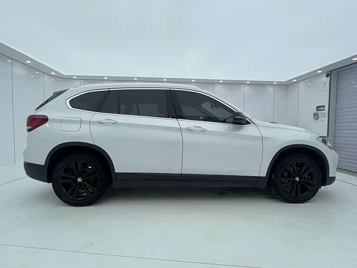 Фото 25 - BMW X1