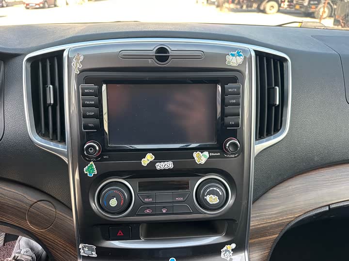 Фото 18 - Dongfeng Forthing Lingzhi Plus