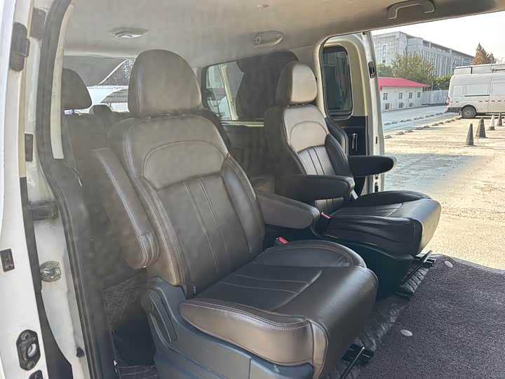 Фото 9 - Dongfeng Forthing Lingzhi Plus