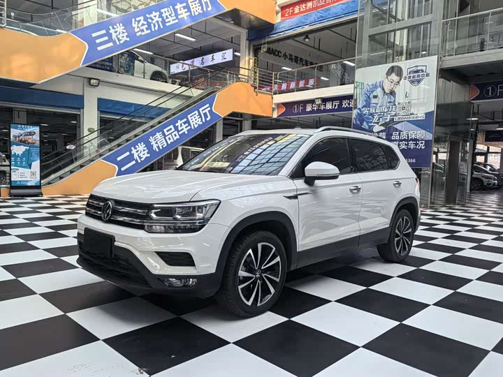 Фото 1 - Volkswagen Tharu