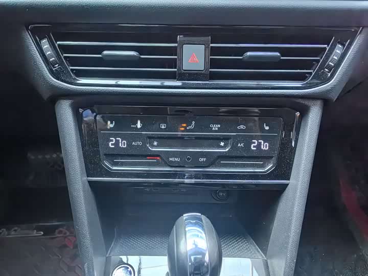 Фото 15 - Volkswagen Tharu