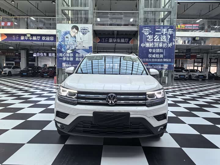 Фото 2 - Volkswagen Tharu