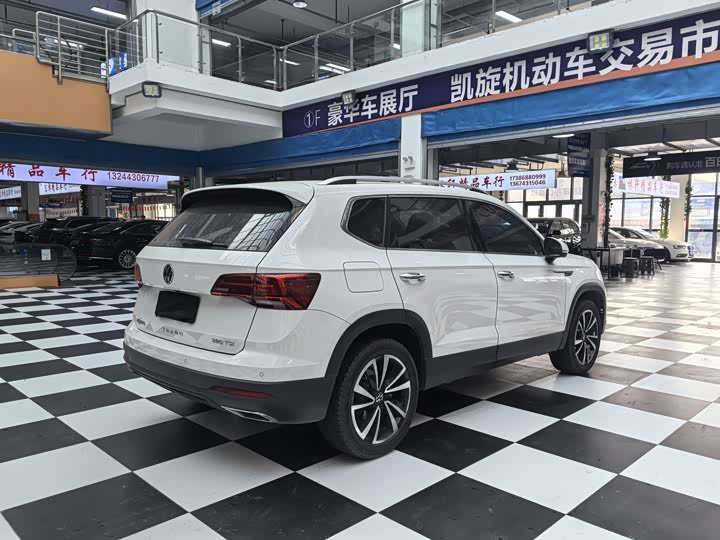 Фото 7 - Volkswagen Tharu