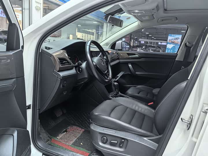 Фото 8 - Volkswagen Tharu