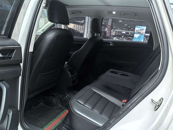 Фото 9 - Volkswagen Tharu